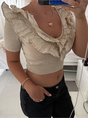 Zara Cream Ruffled V-Neck Crop Top